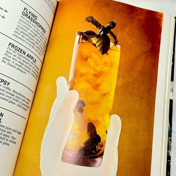 VTG. 70’s Playboy's Host & Bar Book -Hardcover - Picture 5 of 14